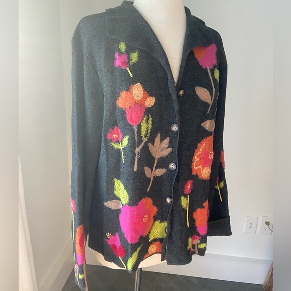 🌿Floral Patchwork Sweater💐 - Picture 4 of 8